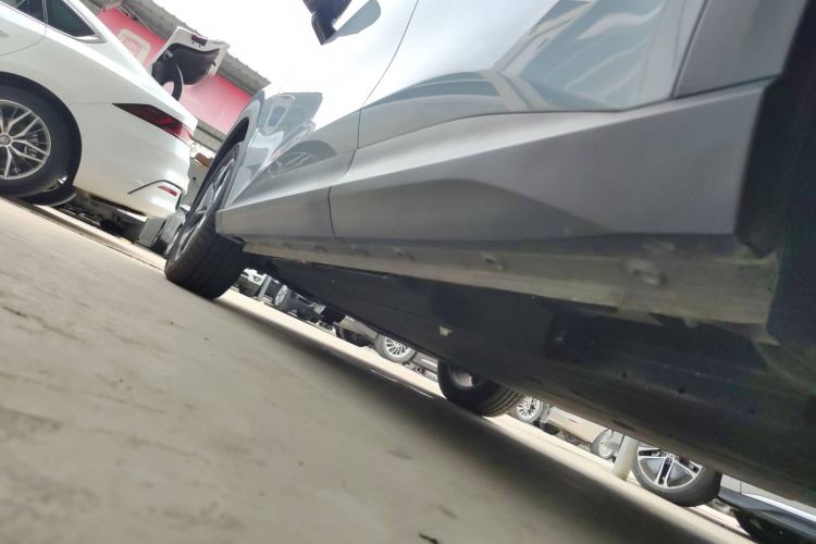 Used Baojun Yunhai 2024 500km Pure Electric Version Left Side Sill