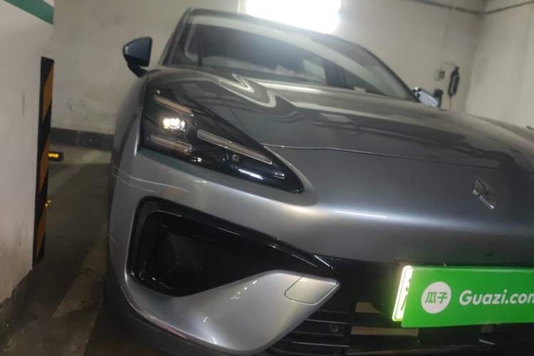 Used Baojun Yunhai 2024 60km Plug-in Hybrid Version Right Front Headlight