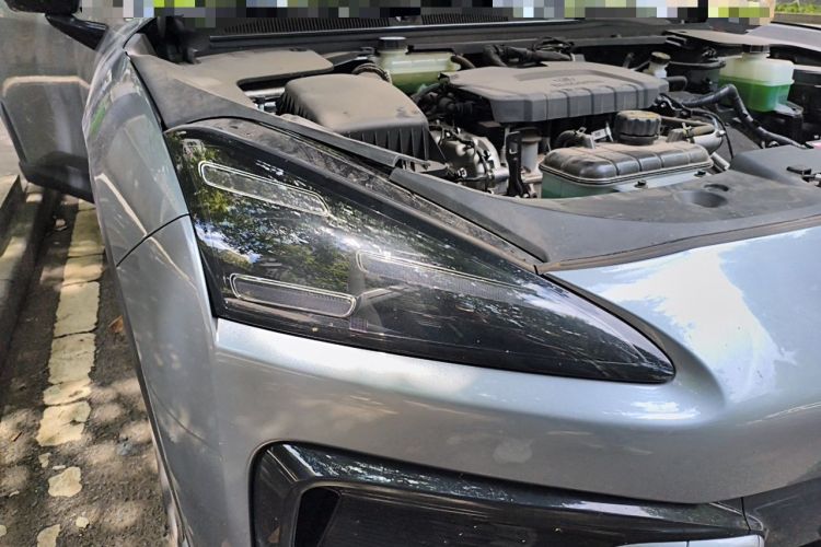 Used Baojun Yunhai 2024 140km Plug-in Hybrid Version Right Front Headlight