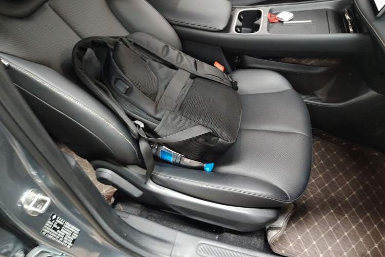 Used Baojun Yunhai 2024 140km Plug-in Hybrid Version Right Front Seat