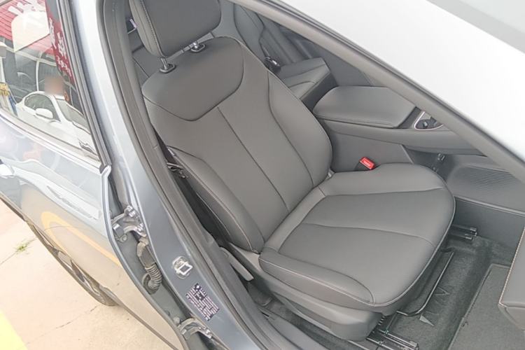 Used Baojun Yunhai 2024 140km Plug-in Hybrid Version Right Front Seat