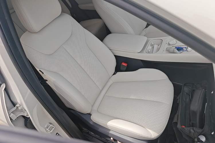Used Baojun Yunhai 2024 500km Pure Electric Version Right Front Seat
