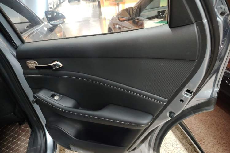 Used Baojun Yunhai 2024 140km Plug-in Hybrid Version Right Rear Door Interior