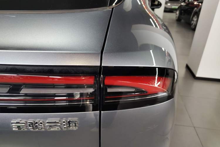 Used Baojun Yunhai 2024 500km Pure Electric Version Right Rear Taillight