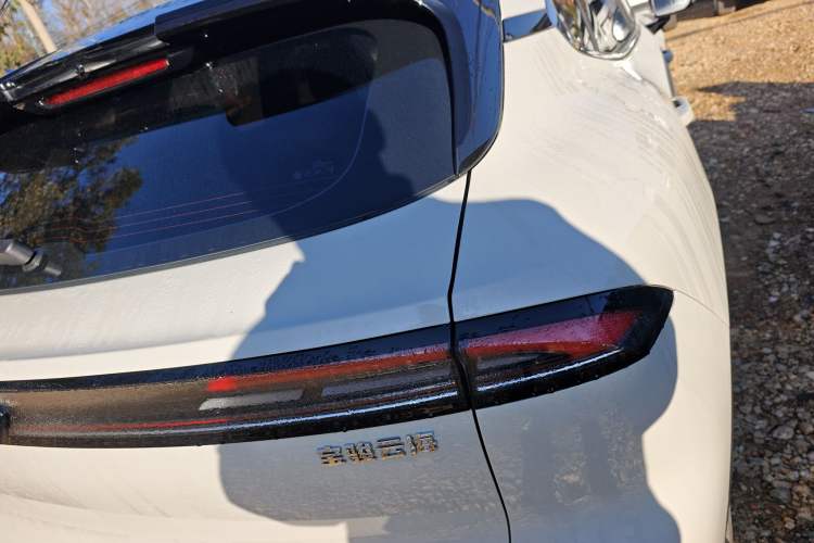 Used Baojun Yunhai 2024 600km Pure Electric Version Right Rear Taillight