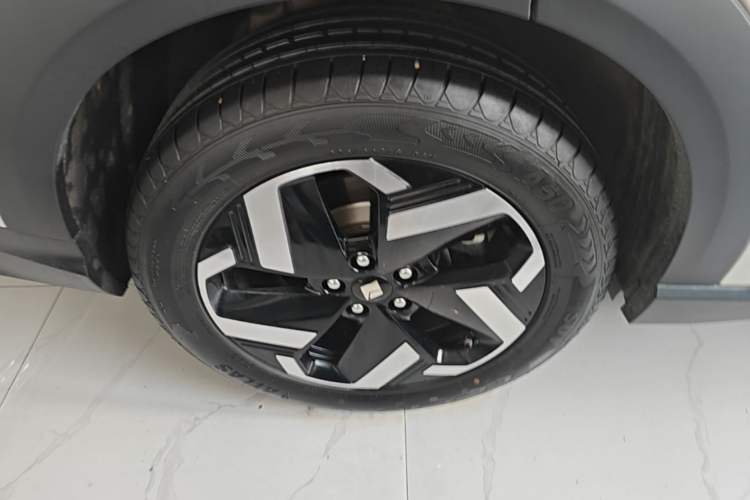 Used Baojun Yunhai 2024 140km Plug-in Hybrid Version Right Rear Wheel Hub