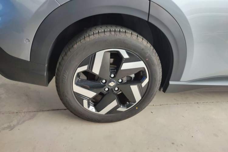 Used Baojun Yunhai 2024 500km Pure Electric Version Right Rear Wheel Hub