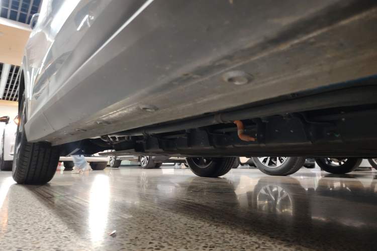 Used Baojun Yunhai 2024 140km Plug-in Hybrid Version Right Side Sill