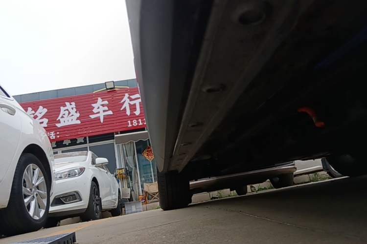Used Baojun Yunhai 2024 140km Plug-in Hybrid Version Right Side Sill