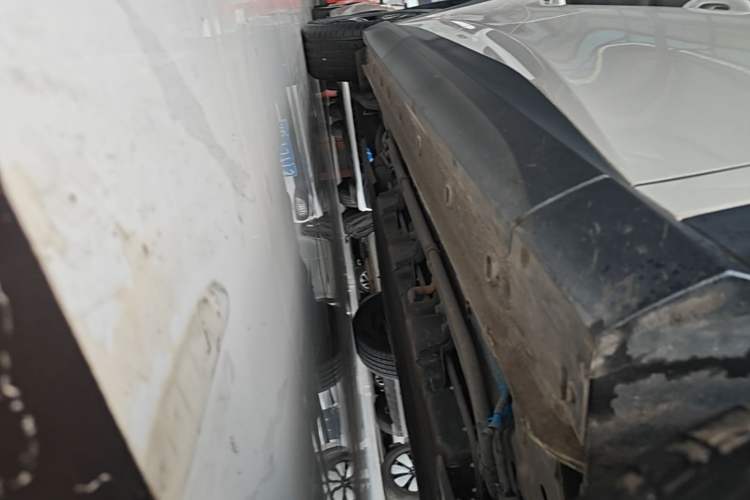 Used Baojun Yunhai 2024 140km Plug-in Hybrid Version Right Side Sill