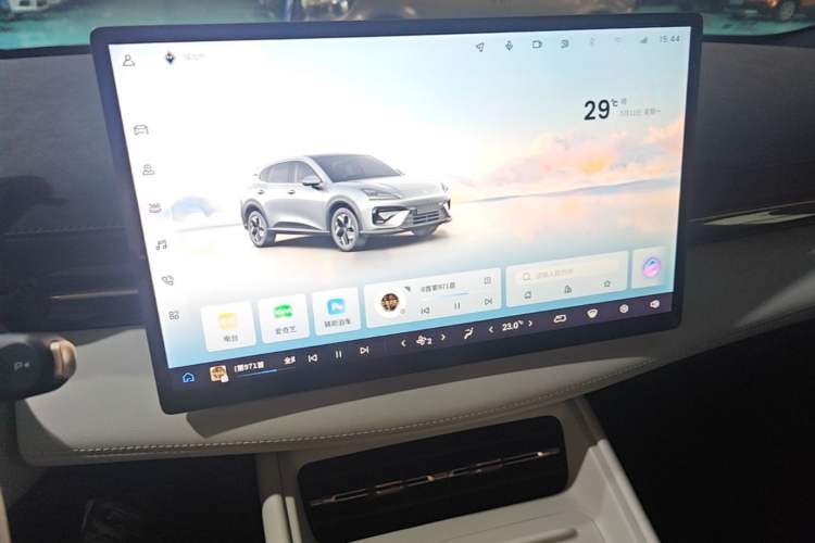 Used Baojun Yunhai 2024 140km Plug-in Hybrid Version Audio And AC Panel