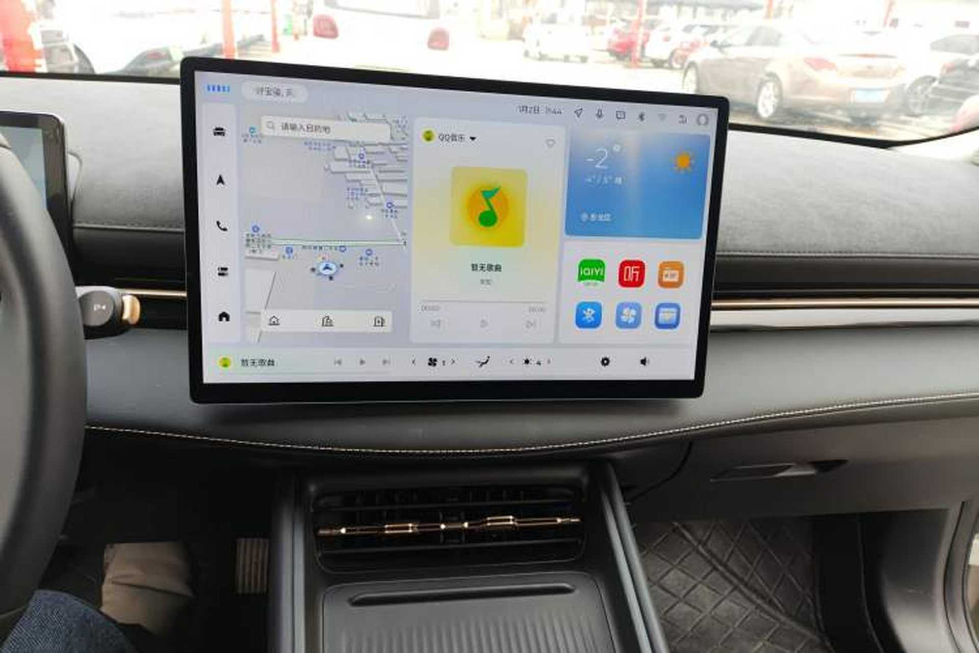 Used Baojun Yunhai 2024 140km Plug-in Hybrid Version Audio And AC Panel