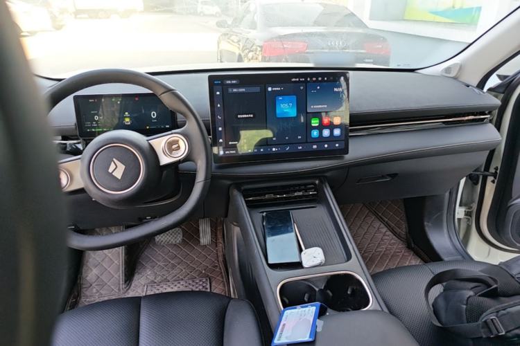 Used Baojun Yunhai 2024 140km Plug-in Hybrid Version Center Console
