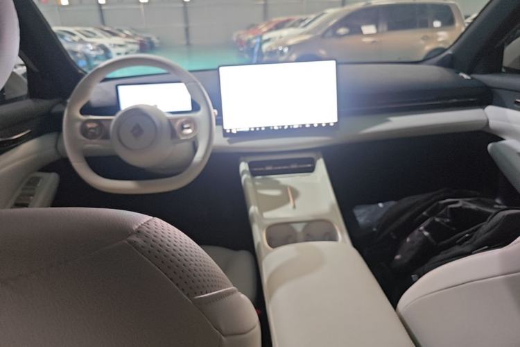 Used Baojun Yunhai 2024 140km Plug-in Hybrid Version Center Console