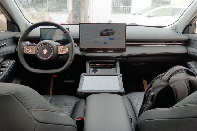 Used Baojun Yunhai 2024 140km Plug-in Hybrid Version Center Console