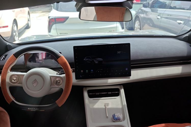 Used Baojun Yunhai 2024 600km Pure Electric Version Center Console