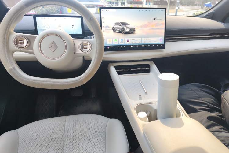 Used Baojun Yunhai 2024 600km Pure Electric Version Center Console