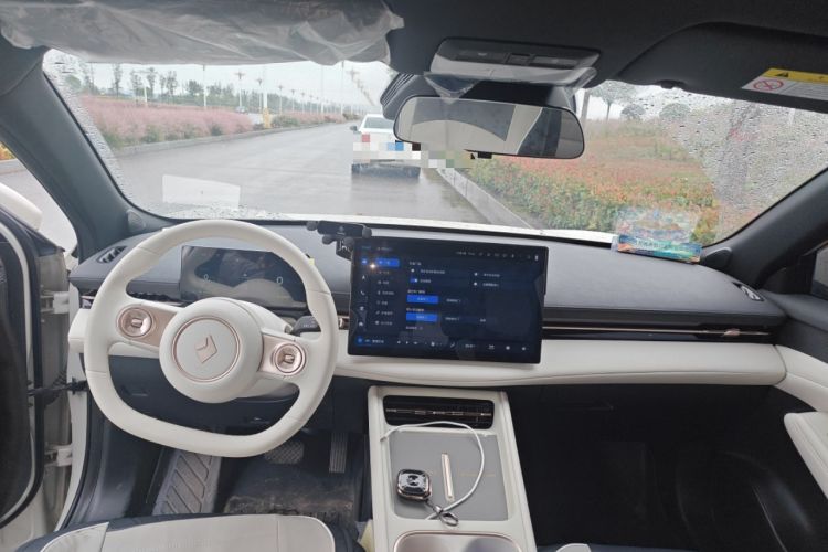 Used Baojun Yunhai 2024 500km Pure Electric Version Center Console