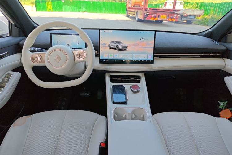 Used Baojun Yunhai 2024 600km Pure Electric Version Center Console