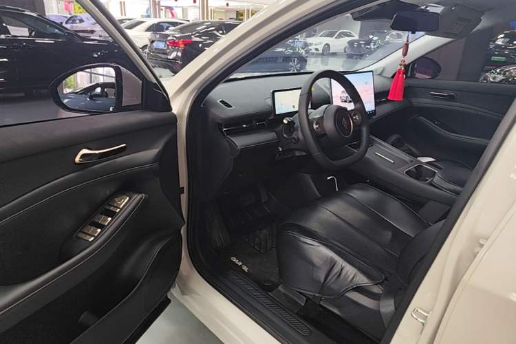 Used Baojun Yunhai 2024 140km Plug-in Hybrid Version Driver Seat