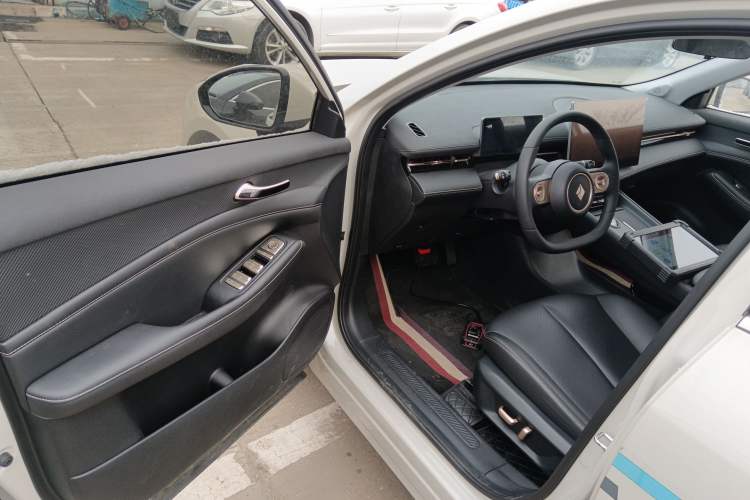 Used Baojun Yunhai 2024 140km Plug-in Hybrid Version Driver Seat