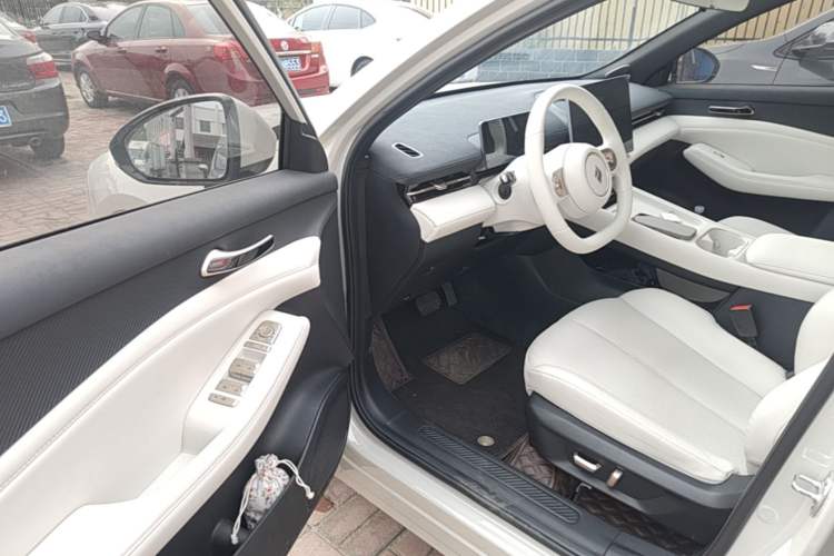 Used Baojun Yunhai 2024 140km Plug-in Hybrid Version Driver Seat