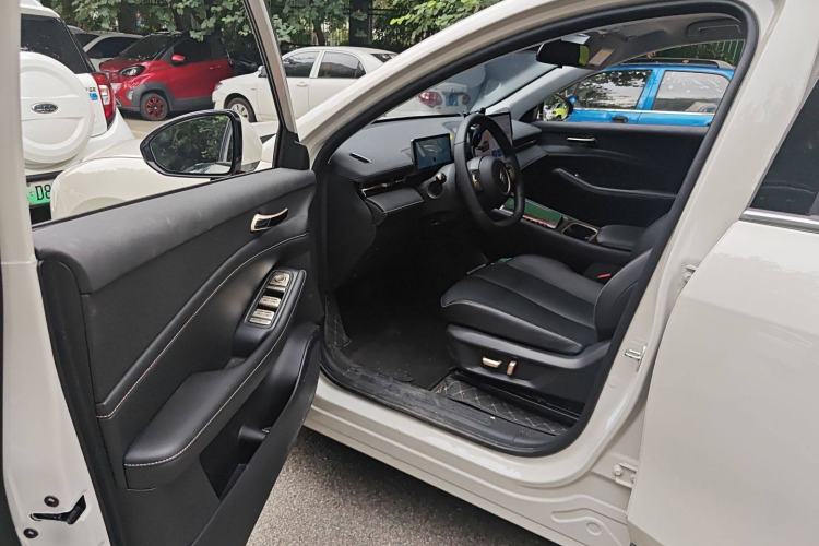 Used Baojun Yunhai 2024 140km Plug-in Hybrid Version Driver Seat