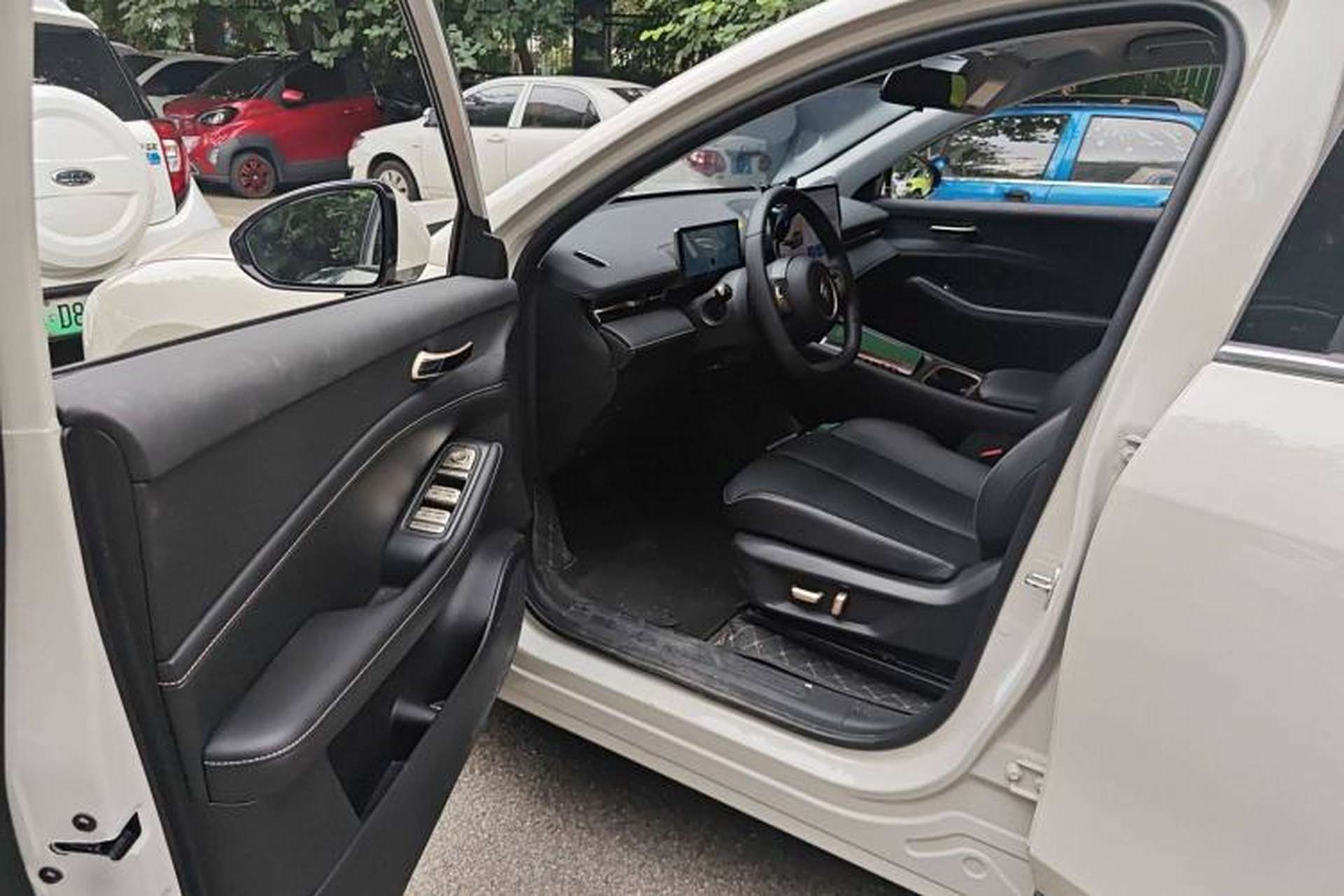 Used Baojun Yunhai 2024 140km Plug-in Hybrid Version Driver Seat