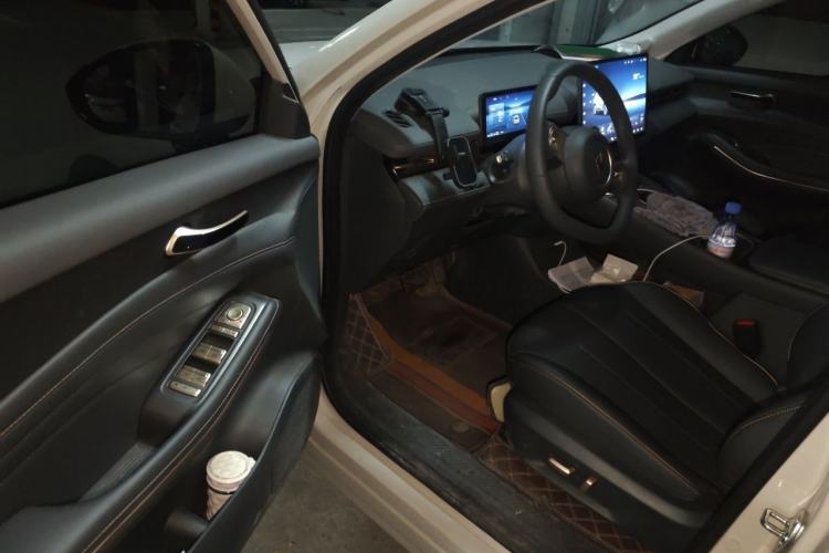 Used Baojun Yunhai 2024 140km Plug-in Hybrid Version Driver Seat