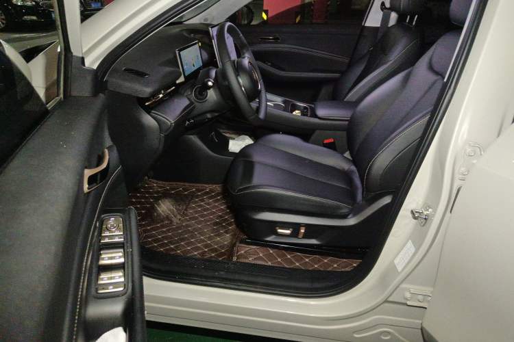Used Baojun Yunhai 2024 500km Pure Electric Version Driver Seat