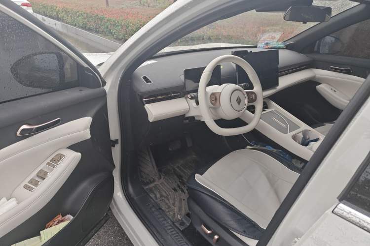 Used Baojun Yunhai 2024 500km Pure Electric Version Driver Seat