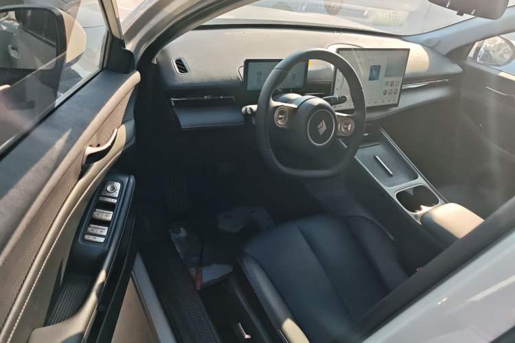 Used Baojun Yunhai 2024 140km Plug-in Hybrid Version Driver Seat
