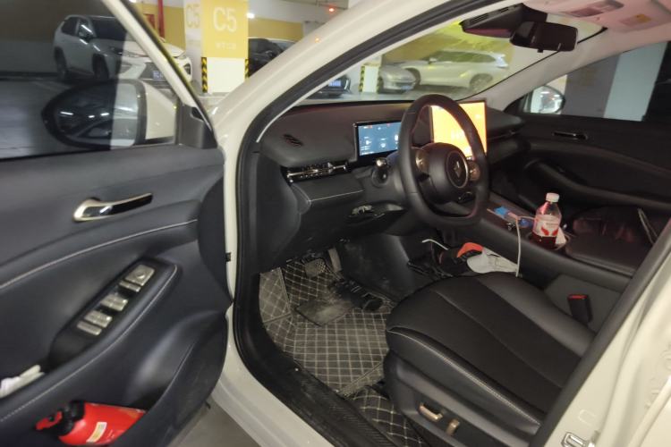 Used Baojun Yunhai 2024 600km Pure Electric Version Driver Seat