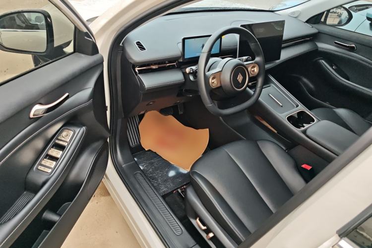 Used Baojun Yunhai 2024 140km Plug-in Hybrid Version Driver Seat