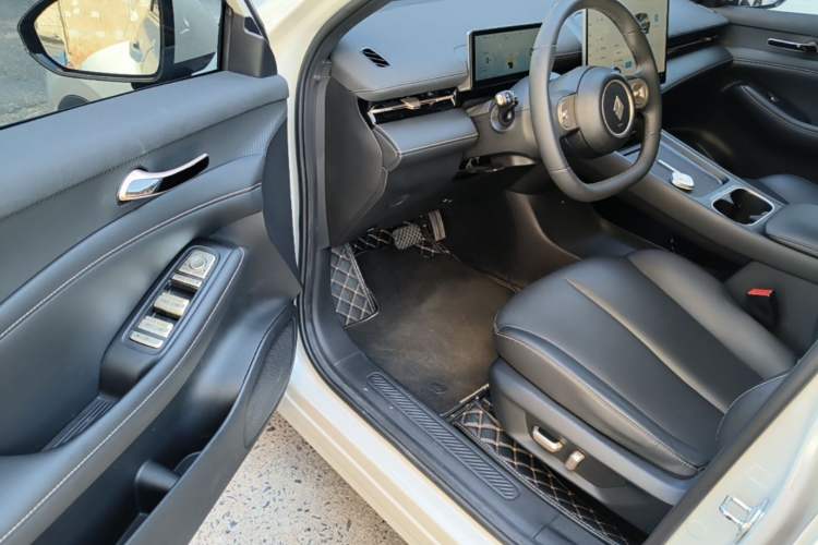 Used Baojun Yunhai 2024 600km Pure Electric Version Driver Seat