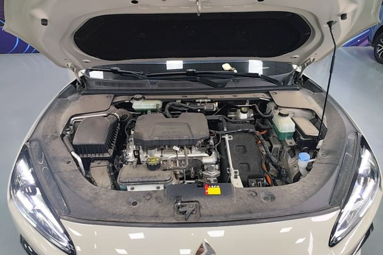 Used Baojun Yunhai 2024 140km Plug-in Hybrid Version Engine Bay