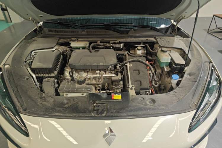 Used Baojun Yunhai 2024 140km Plug-in Hybrid Version Engine Bay