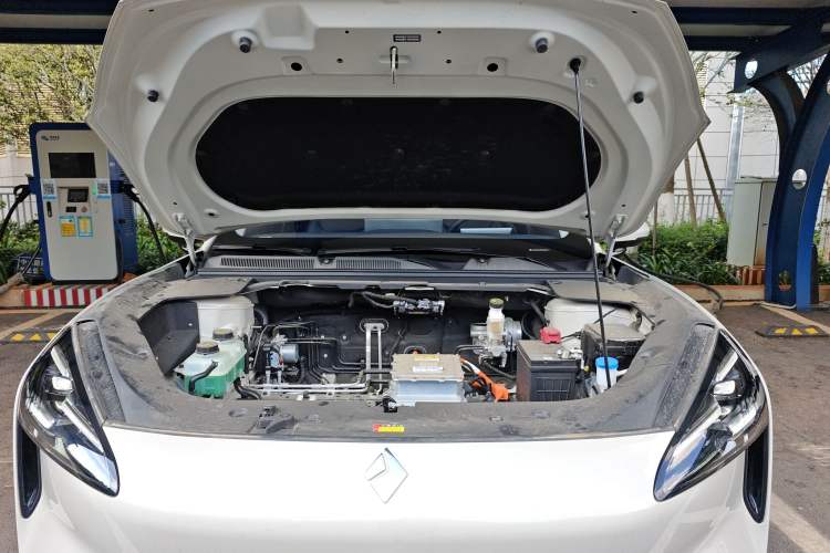 Used Baojun Yunhai 2024 600km Pure Electric Version Engine Bay