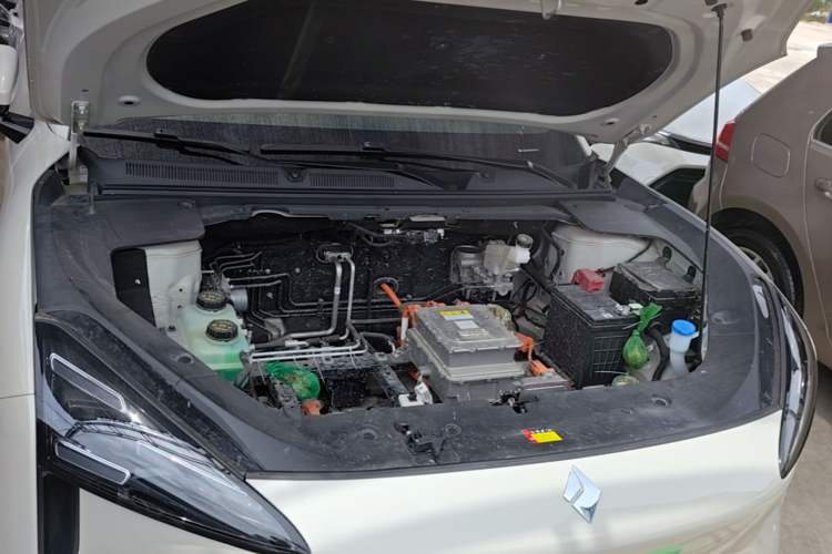 Used Baojun Yunhai 2024 600km Pure Electric Version Engine Bay