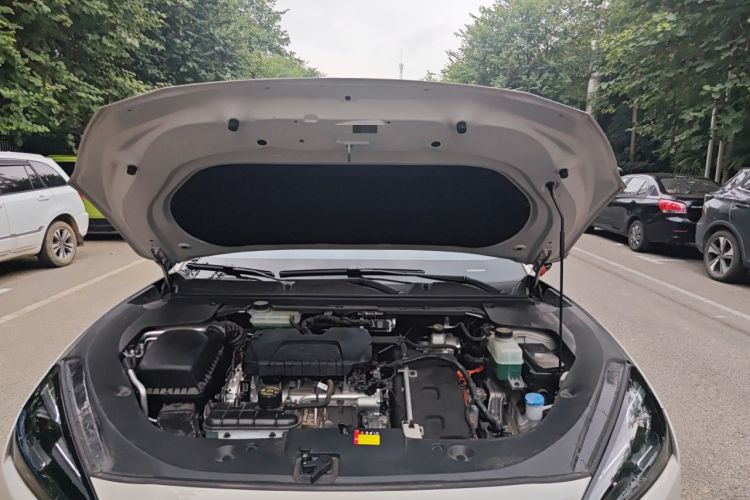 Used Baojun Yunhai 2024 140km Plug-in Hybrid Version Engine Bay