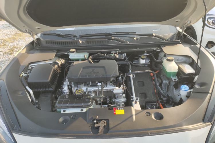 Used Baojun Yunhai 2024 60km Plug-in Hybrid Version Engine Bay