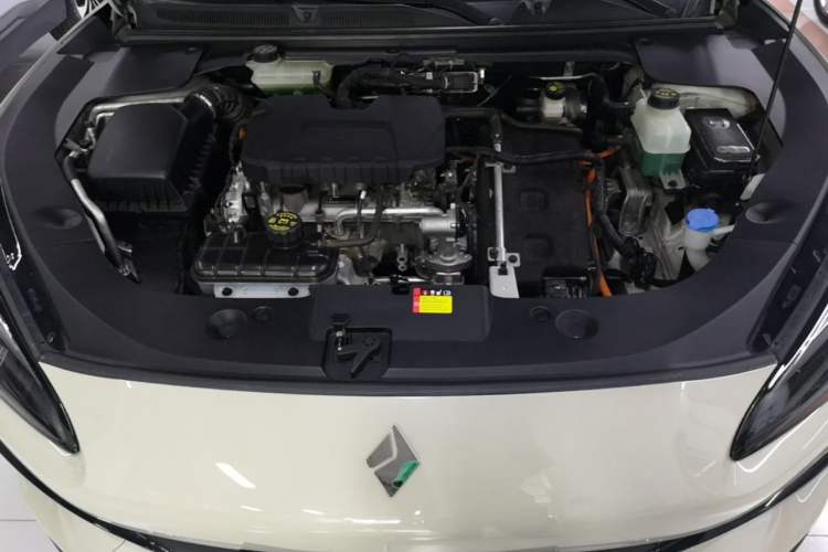 Used Baojun Yunhai 2024 140km Plug-in Hybrid Version Engine Bay