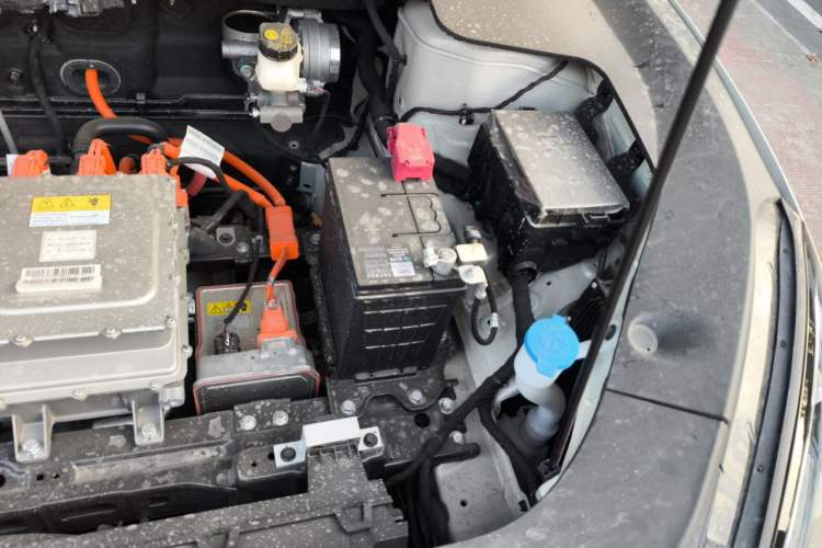 Used Baojun Yunhai 2024 500km Pure Electric Version Engine Bay Left
