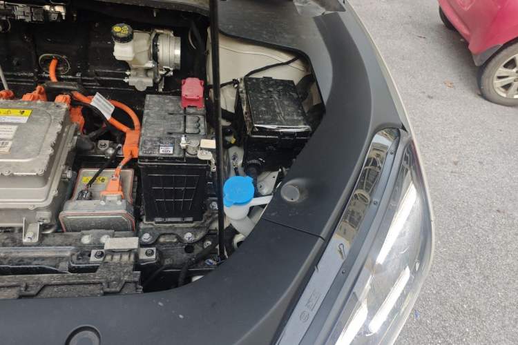 Used Baojun Yunhai 2024 600km Pure Electric Version Engine Bay Left