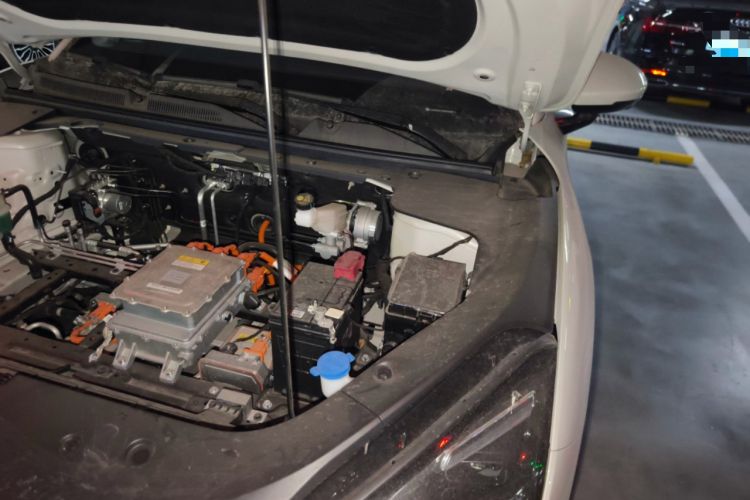 Used Baojun Yunhai 2024 600km Pure Electric Version Engine Bay Left