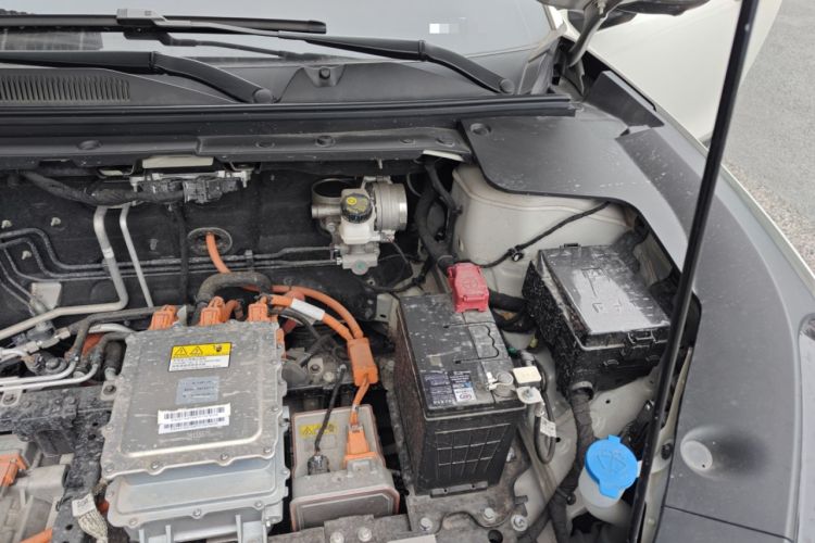 Used Baojun Yunhai 2024 500km Pure Electric Version Engine Bay Left