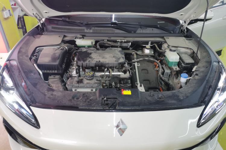 Used Baojun Yunhai 2024 140km Plug-in Hybrid Version Engine Bay