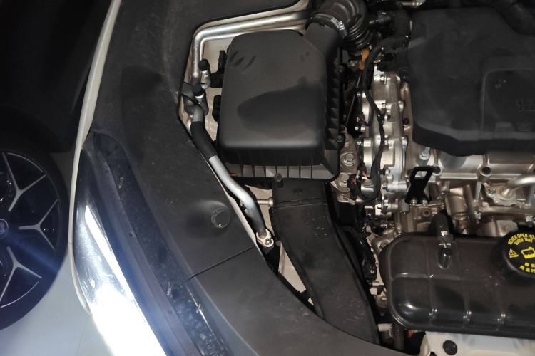 Used Baojun Yunhai 2024 60km Plug-in Hybrid Version Engine Bay Right