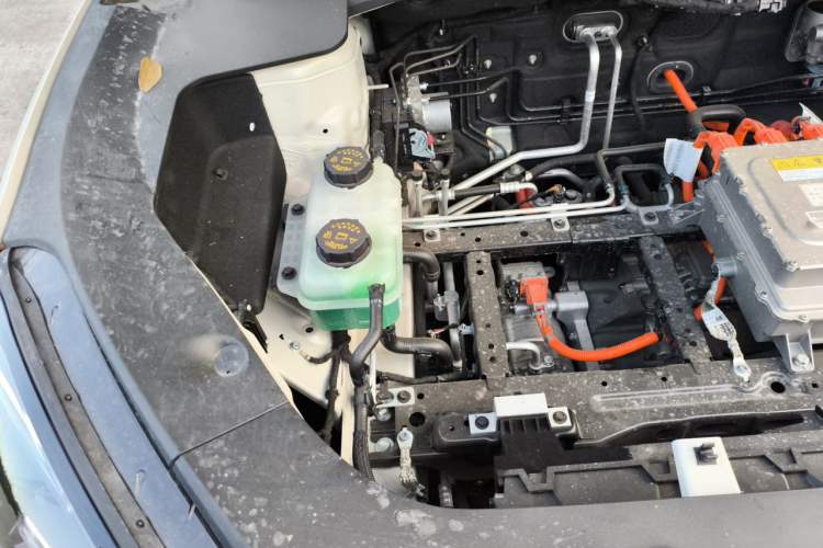 Used Baojun Yunhai 2024 500km Pure Electric Version Engine Bay Right