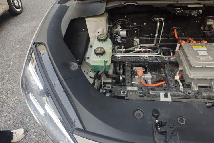 Used Baojun Yunhai 2024 600km Pure Electric Version Engine Bay Right